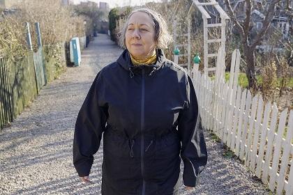 ​Eva Stensköld på promenad.